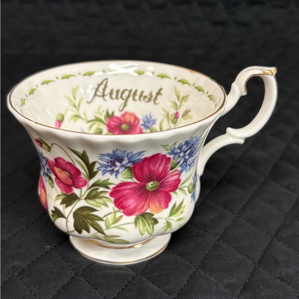 Royal Albert Bone China Flower of the Month August Poppy Teacup & Saucer - Picture 10 of 14